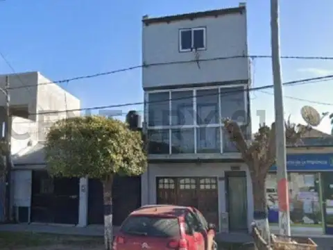 Venta EN CONJUNTO Casa+Local+Departamento en Los Hornos