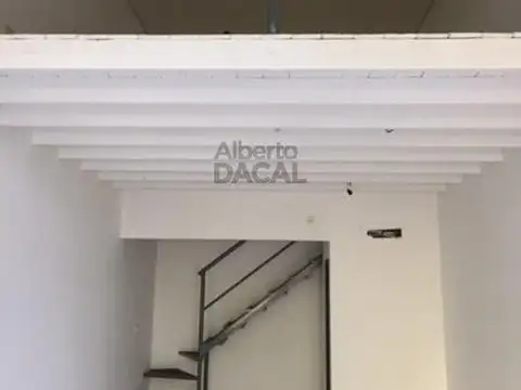 Local en Alquiler en City Bell, $ 900.000