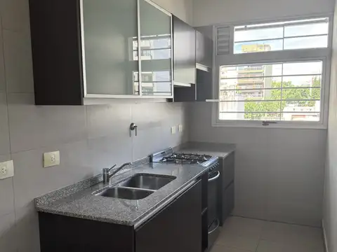 EXCEPCIONAL 3 AMB, SEMIPISO 81M2. VISTA ABIERTA AL CONTRA FRENTE. BALCON ATERRAZADO. A METROS DE AV NAZCA