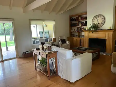 Casa en Venta en Ituzaingó, USD 880.000