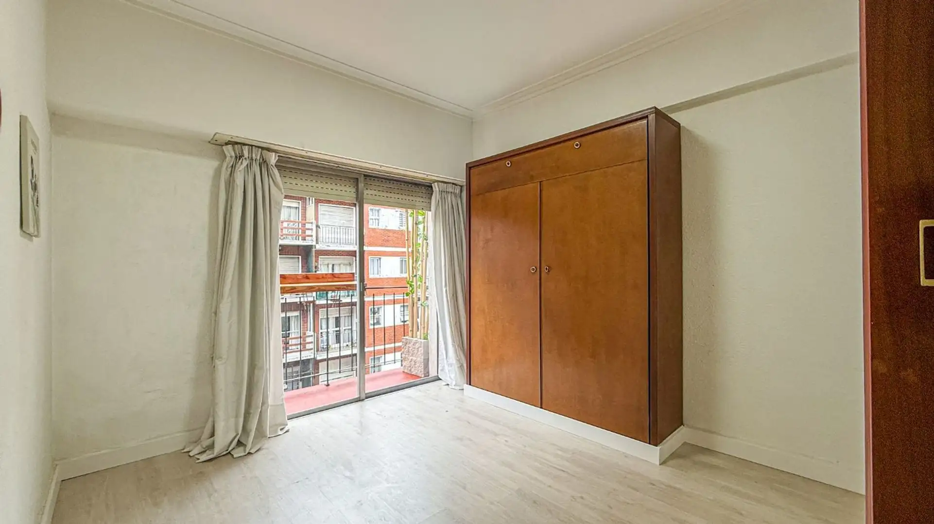 Depto monoambiente divisible 27m² con balcón — Plaza Colon