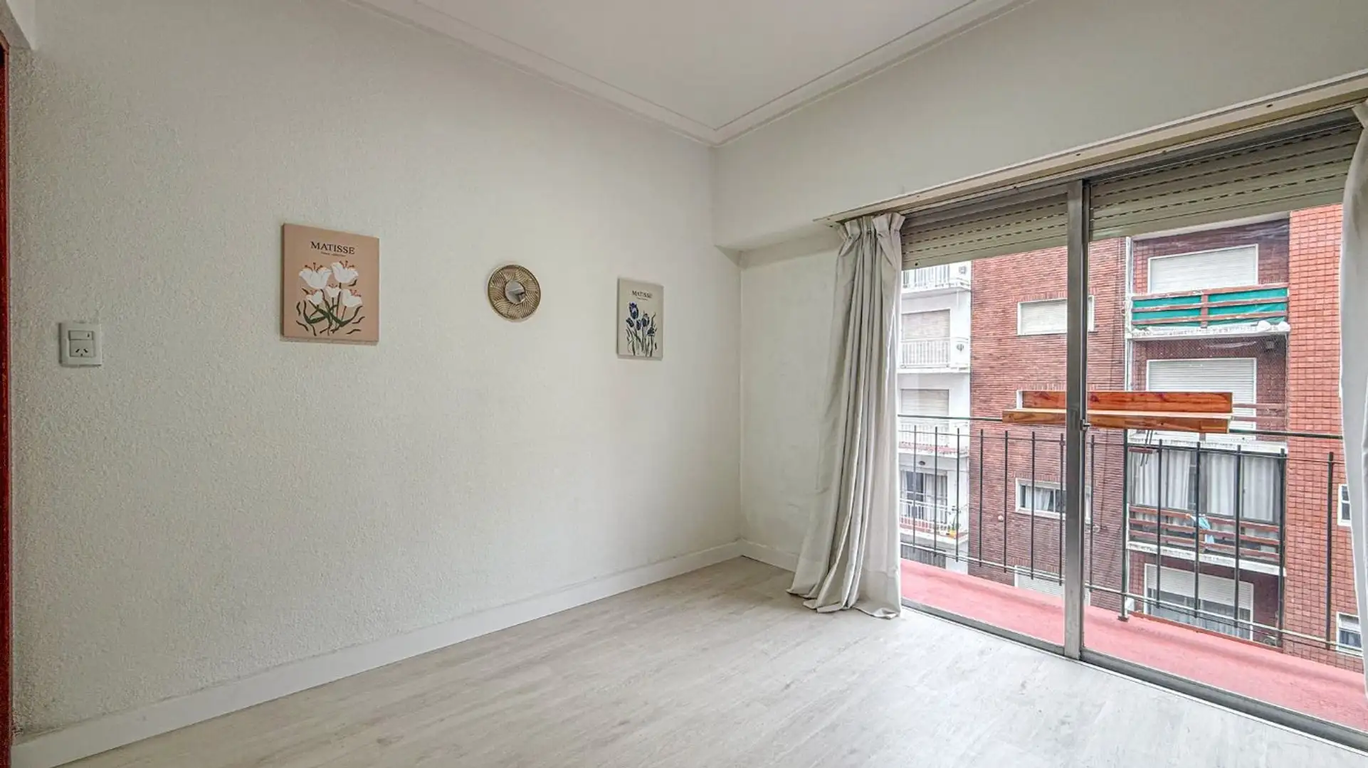 Depto monoambiente divisible 27m² con balcón — Plaza Colon