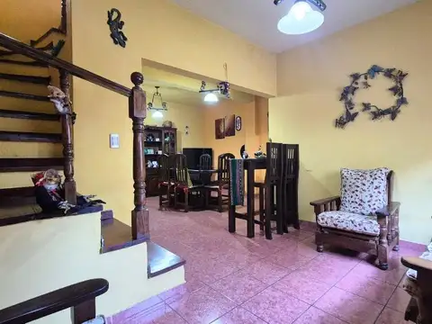 Depto Tipo Casa en Venta de 3 ambientes