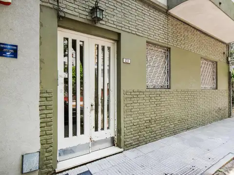 Depto Tipo Casa 3 ambientes con 2 baños