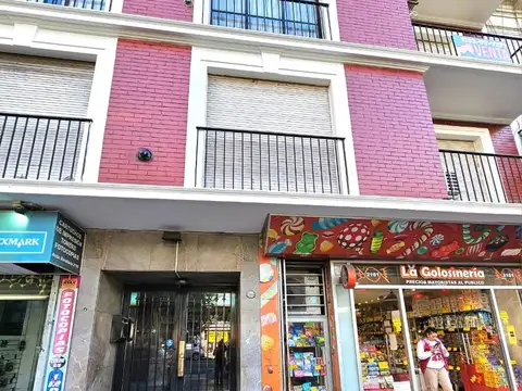 Av. Rivadavia  al 2100