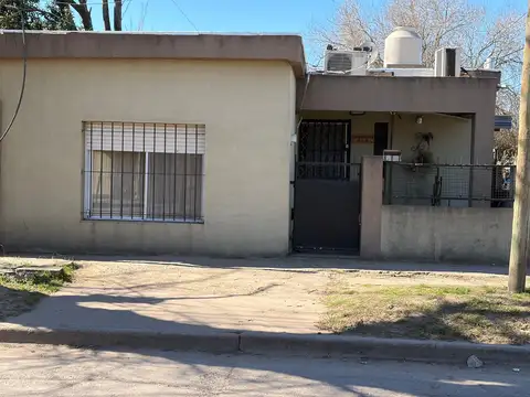 Casa en calle José Hernández, General Rodríguez
