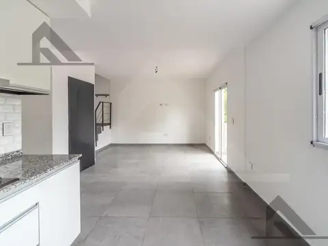 Venta PH 3 ambientes con terraza privada en Villa Urquiza duplex