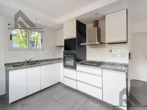 Venta PH 3 ambientes con terraza privada en Villa Urquiza duplex