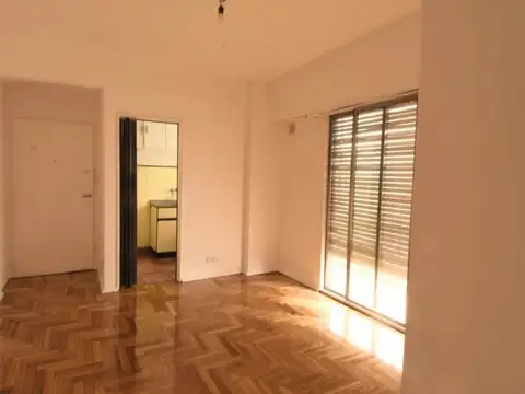 Castelli 90 , Piso 8