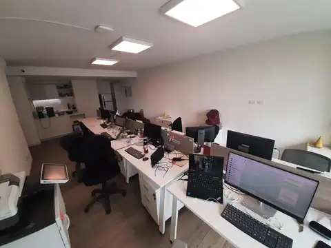 Oficina 3 ambientes con 2 baños