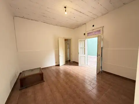 Depto Tipo Casa en Alquiler en Abasto, $ 650.000