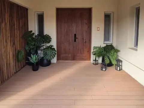 Casa 9 ambientes con 6 baños