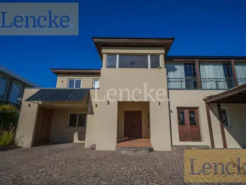 Casa en Venta en Albanueva, USD 1.650.000