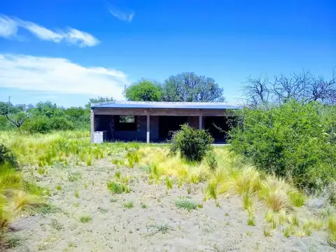 Casa 2 ambientes con 1 baño