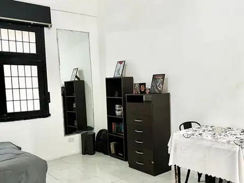 Avenida Hipólito Yrigoyen 3500