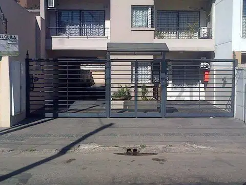VENTA COCHERA CASTELAR CENTRO
