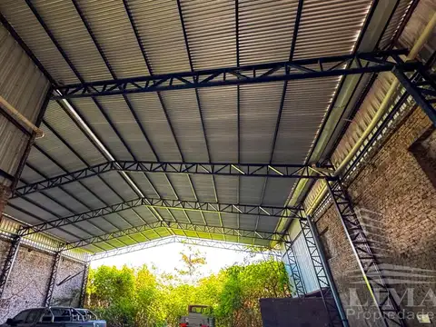 Galpon en Venta 47  mts Fondo