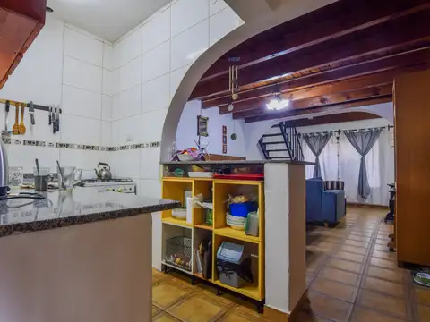 Casa 4 ambientes con 1 baño
