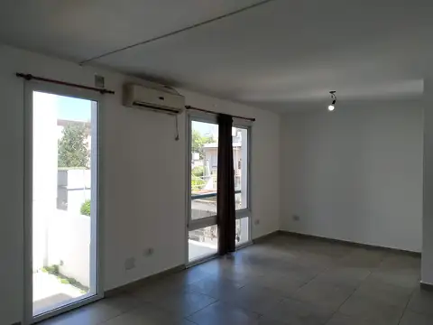 Departamento en Alquiler en Lanus Oeste, $ 400