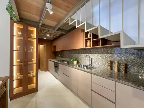 Casa de pasillo de 3 dormitorios con jardín y pileta en zona río