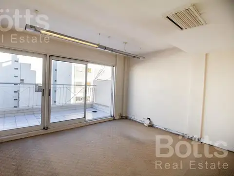 7 amb,  luminosa y espaciosa, cochera.