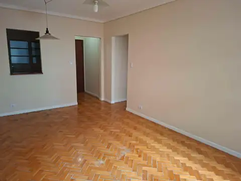 Edif Antig,2 amb.liv/com,cocina,lav,indep,parquet mucha luz!