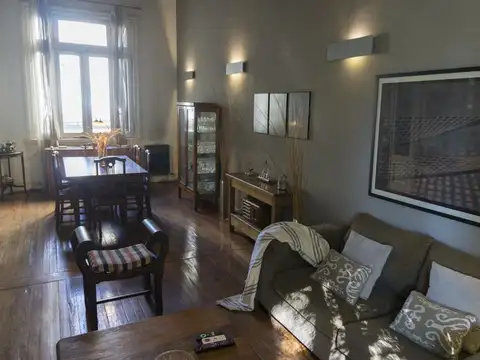Depto Tipo Casa en Venta de 5 ambientes