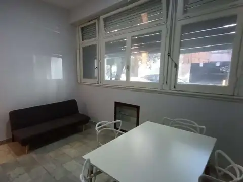 Larrea 900, Piso P.B