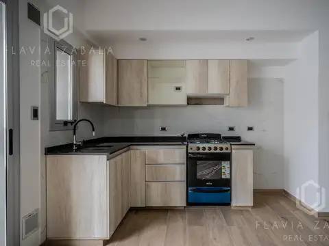 Venta monoambiente a estrenar con balcón en San Martín Centro