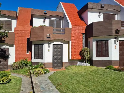 Avenida 7 e/Paseos 109 y 110