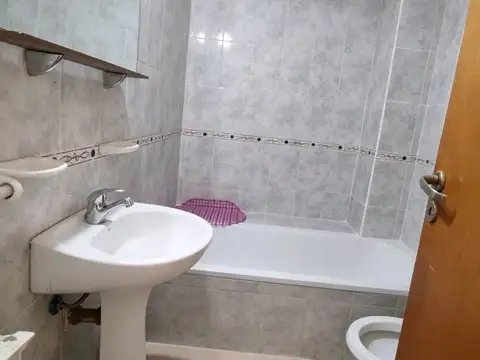 Departamento en Alquiler con 1 cocheras