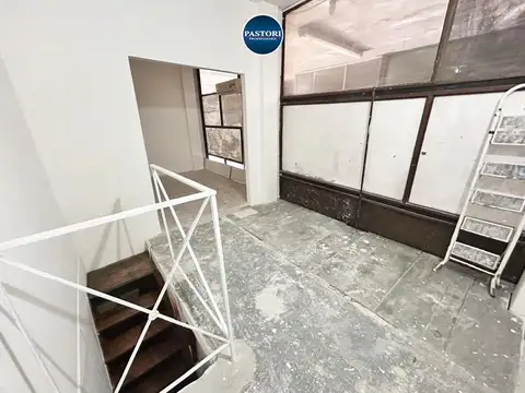 Florida Mitre. Galería Monumental, VENTA 2 locales en block