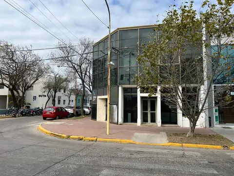 Local en Alquiler en Juan De Garay, $ 2.200.000