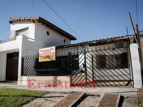 Casa 3 ambientes con patio y cochera