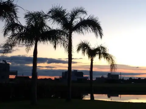 Horizontes al Sur fondo a la Laguna