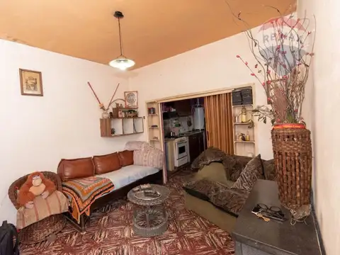 CASA 3 AMBIENTE EN VENTA EN BERAZATEGUI CON LOCAL