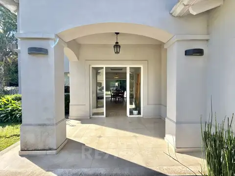 VENTA CASA EL AROMO ESCOBAR C/PILETA -APTA CREDITO