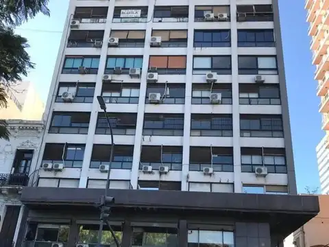 Bernardo DE Irigoyen 100, Piso 0