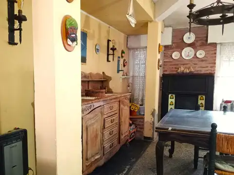 Casa 4 ambientes con 2 baños