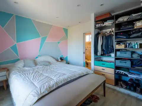 Depto Tipo Casa en Venta de 4 dormitorios