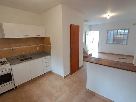 Depto Tipo Casa en Alquiler de 2 dormitorios