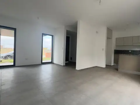 Casa 4 ambientes con 1 baño