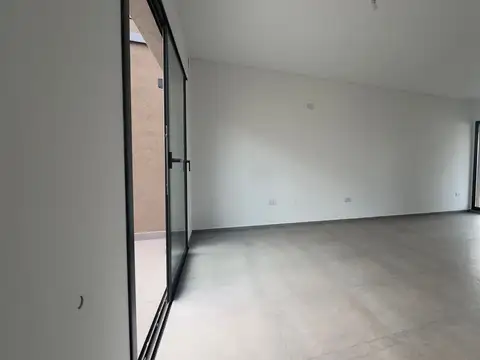 Casa en Alquiler con 1 cochera