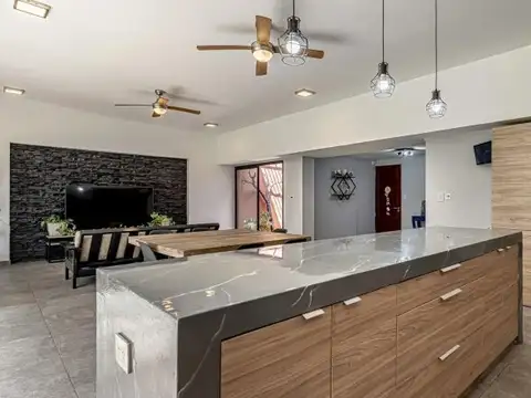 Casa 3 ambientes con 2 baños