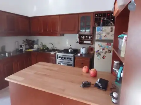 Casa en Venta con 3 cocheras