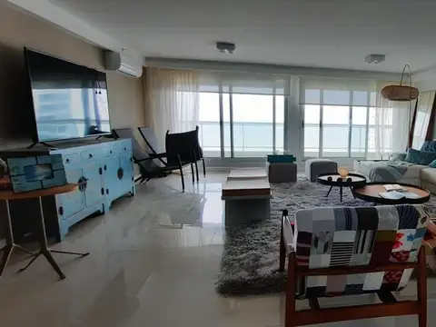 Avenida del Mar ,Parada 10 de Playa Brava