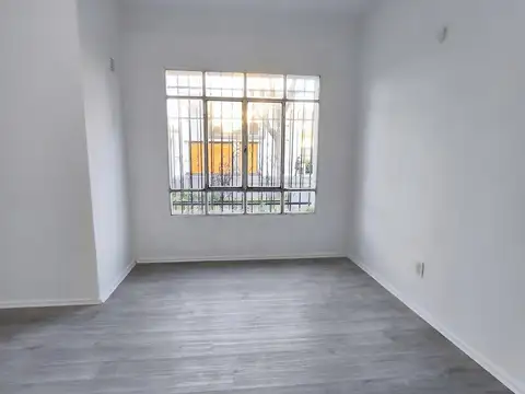 Casa en Alquiler con 1 cochera