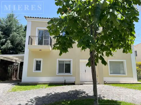 Casa en venta sobre lote interno. Los Sauces Nordelta.