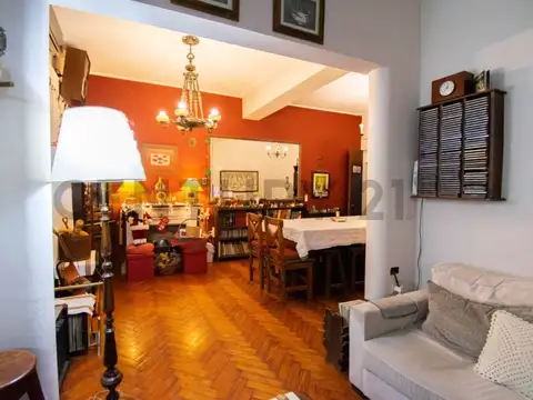 11 entre 46 y 47 700, Piso 0