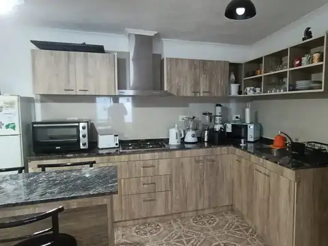 Casa en Venta con 3 cocheras